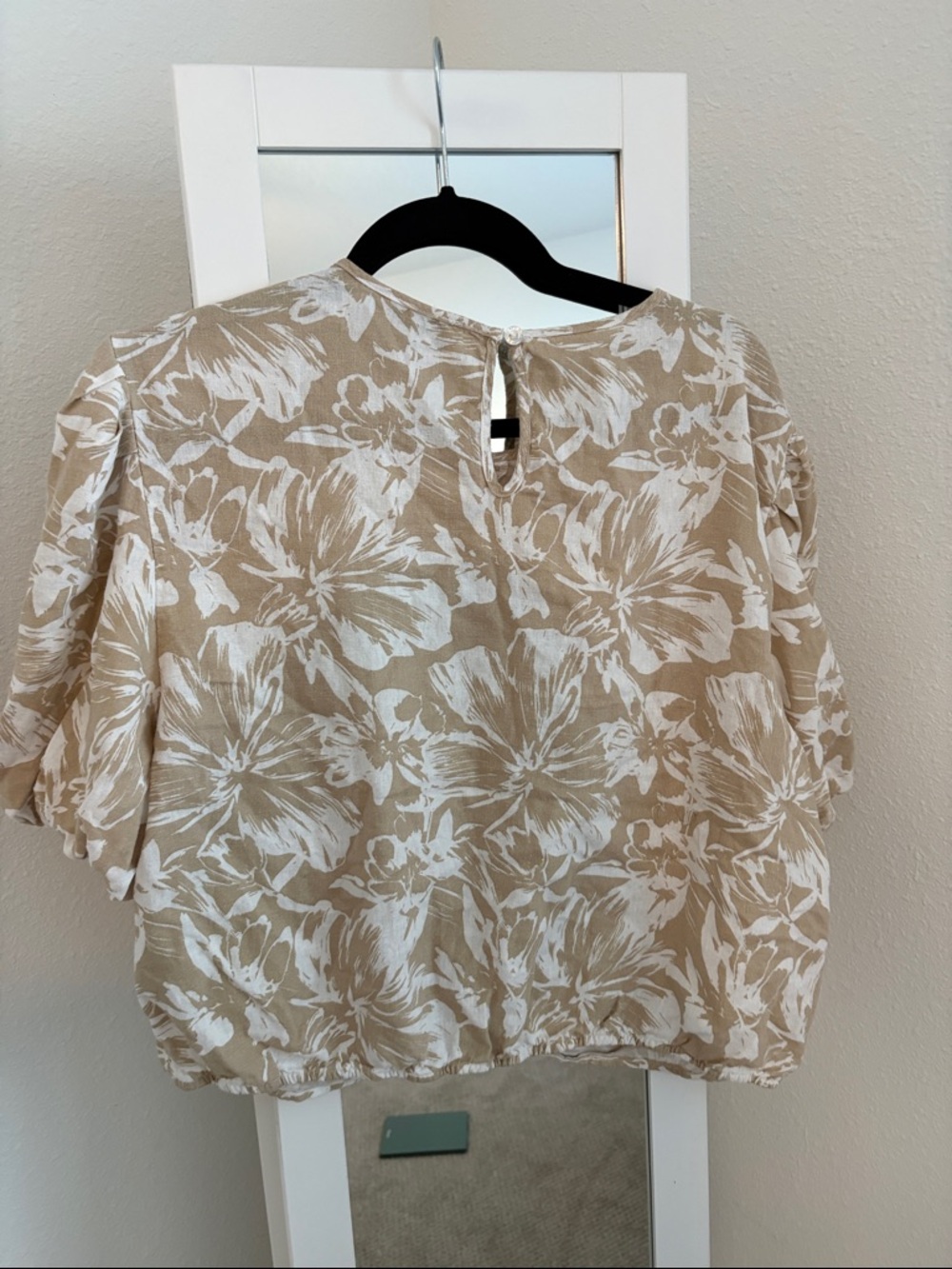 Marc New York Beige and White Floral Puff-Sleeve Knot Blouse - Picture 3 of 3